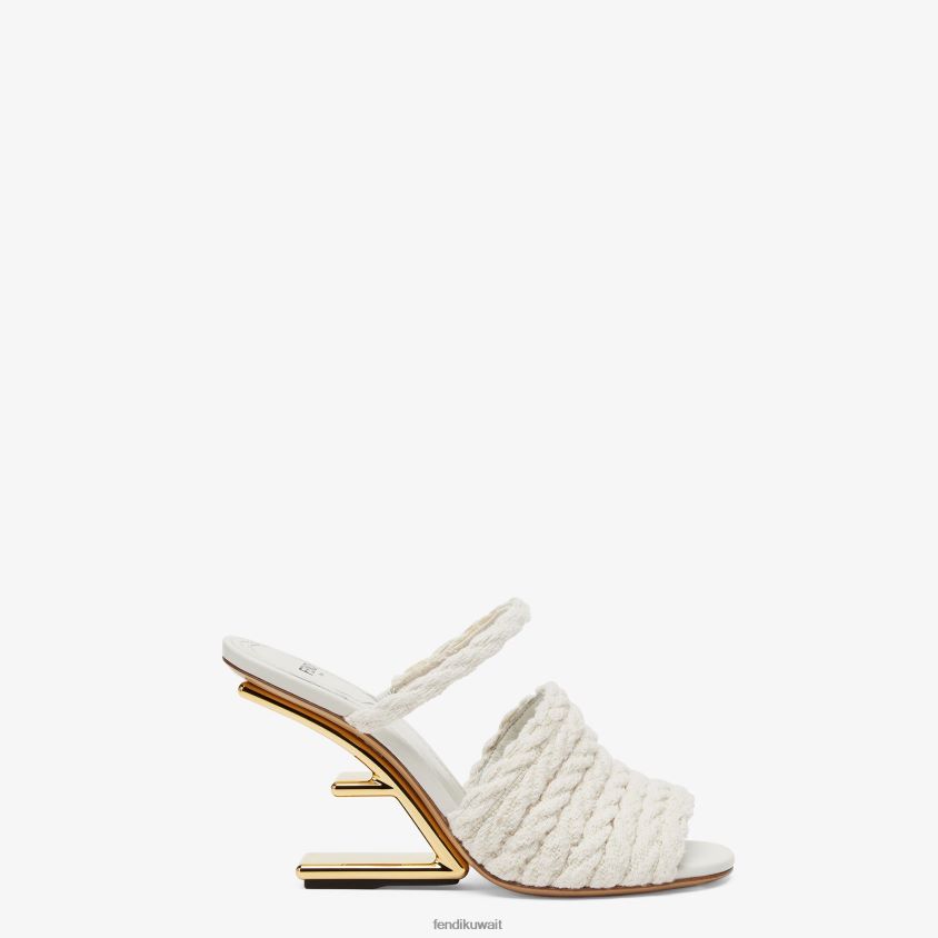 Fendi اللون البيج نحيف صندل من القماش بكعب عالٍ RTJZ1309 أحذية