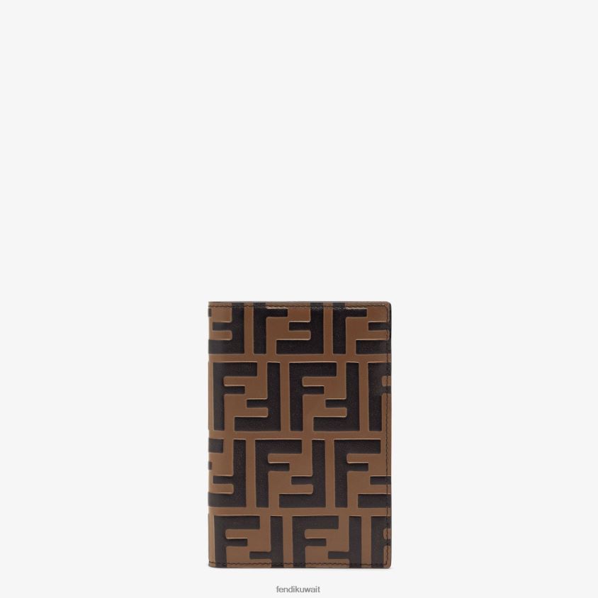 Fendi بني نحيف غطاء جواز سفر جلدي RTJZ1577 مُكَمِّلات