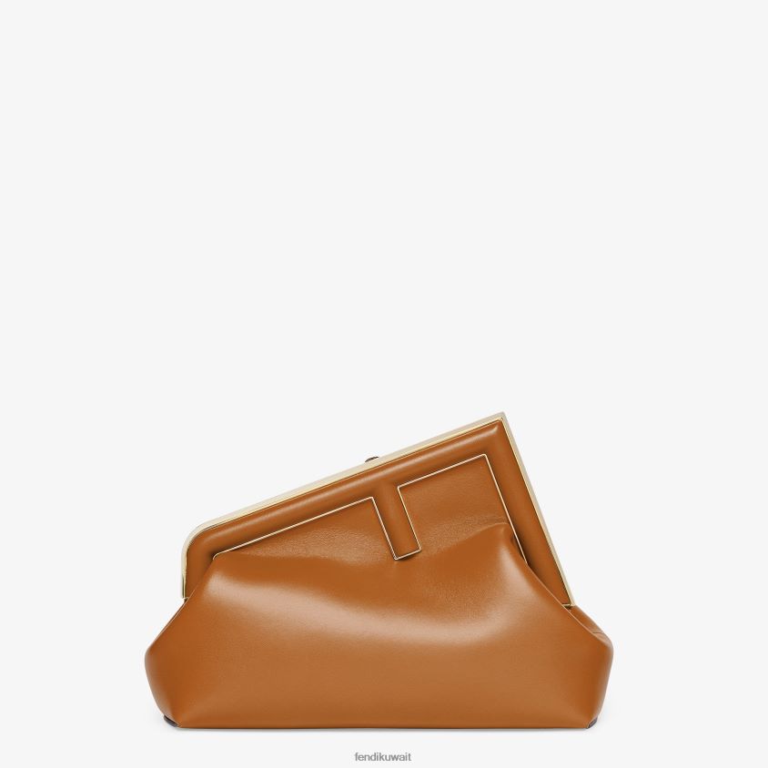 Fendi بني نحيف حقيبة جلدية ميدي RTJZ574 مُكَمِّلات