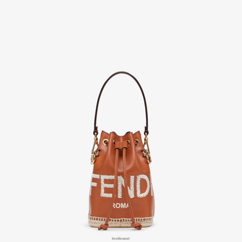 Fendi بني نحيف حقيبة صغيرة من الجلد من مون تريزور RTJZ640 مُكَمِّلات