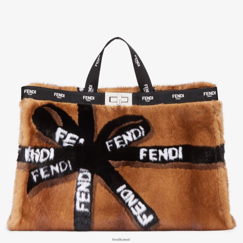 Fendi بني نحيف متسوق المنك مع ترصيع الشريط RTJZ761 مُكَمِّلات