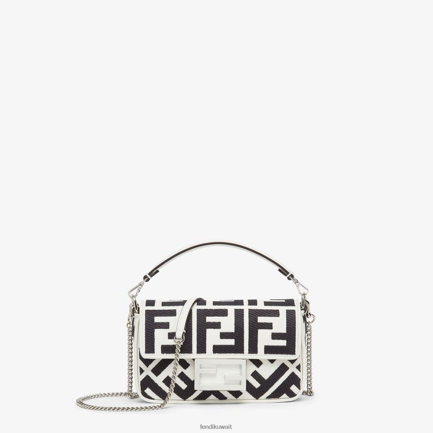 Fendi أبيض نحيف حقيبة قماش مع تطريز ff RTJZ687 مُكَمِّلات